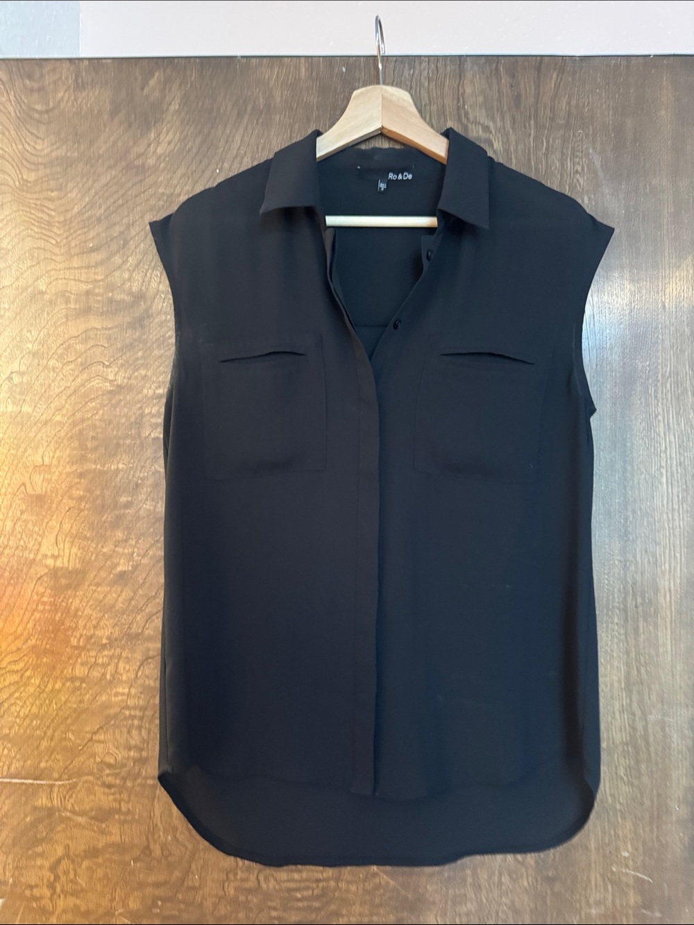 Ro & De Sleeveless Black Collared Blouse